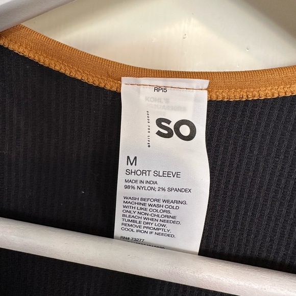 Matching athletic snap side shorts + ribbed cropped tee - Picture 6 of 6